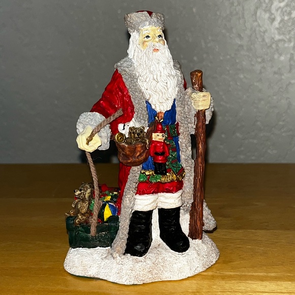 Russian Santa Figurine 1995 - Picture 5 of 11
